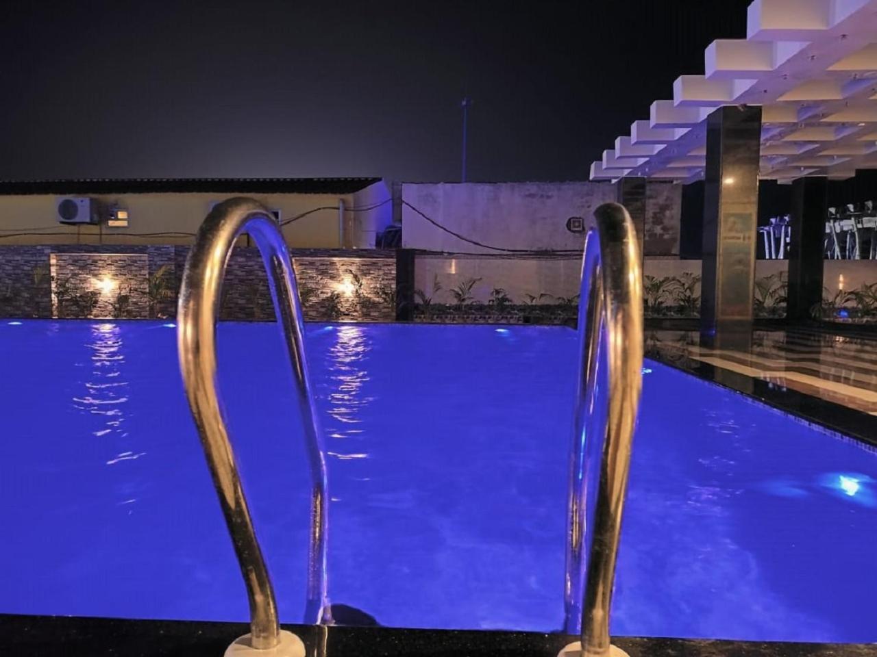 Hotel Hindusthan Inn มันดราโมนี ภายนอก รูปภาพ
