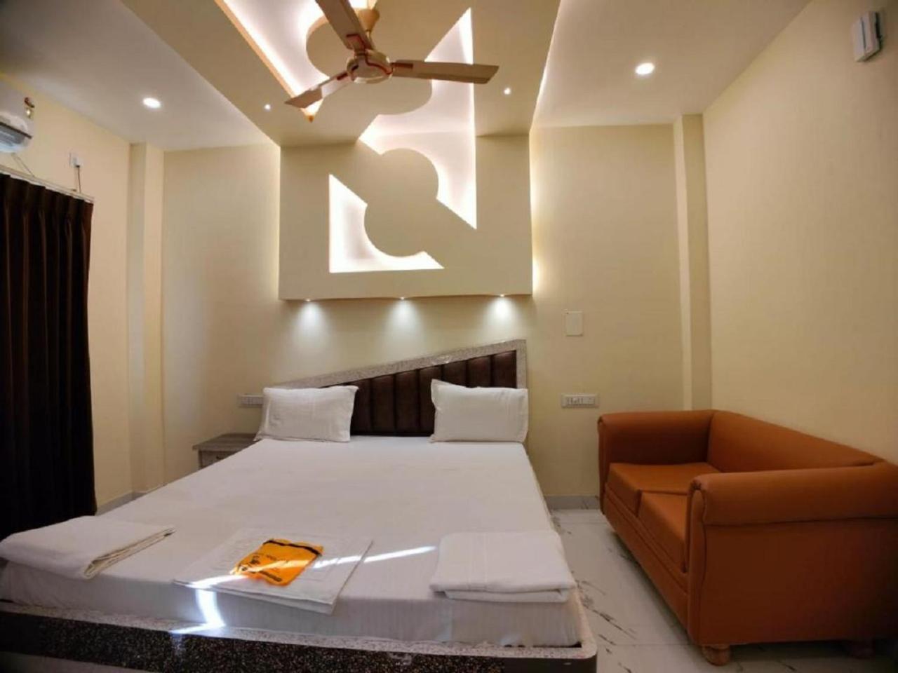 Hotel Hindusthan Inn มันดราโมนี ภายนอก รูปภาพ